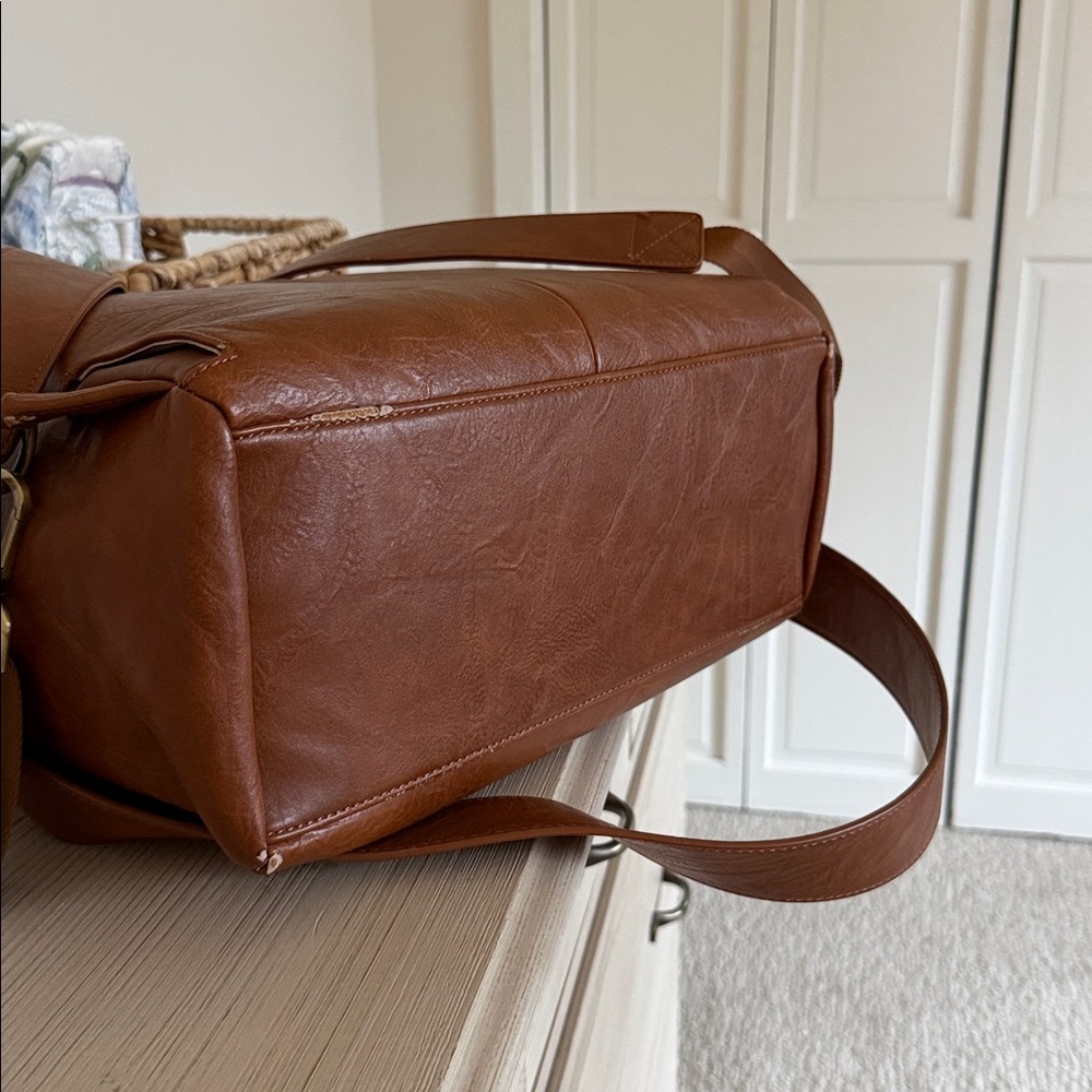 Kindly Camera Bag “Courtney” full size in brown - Picture 14 of 14